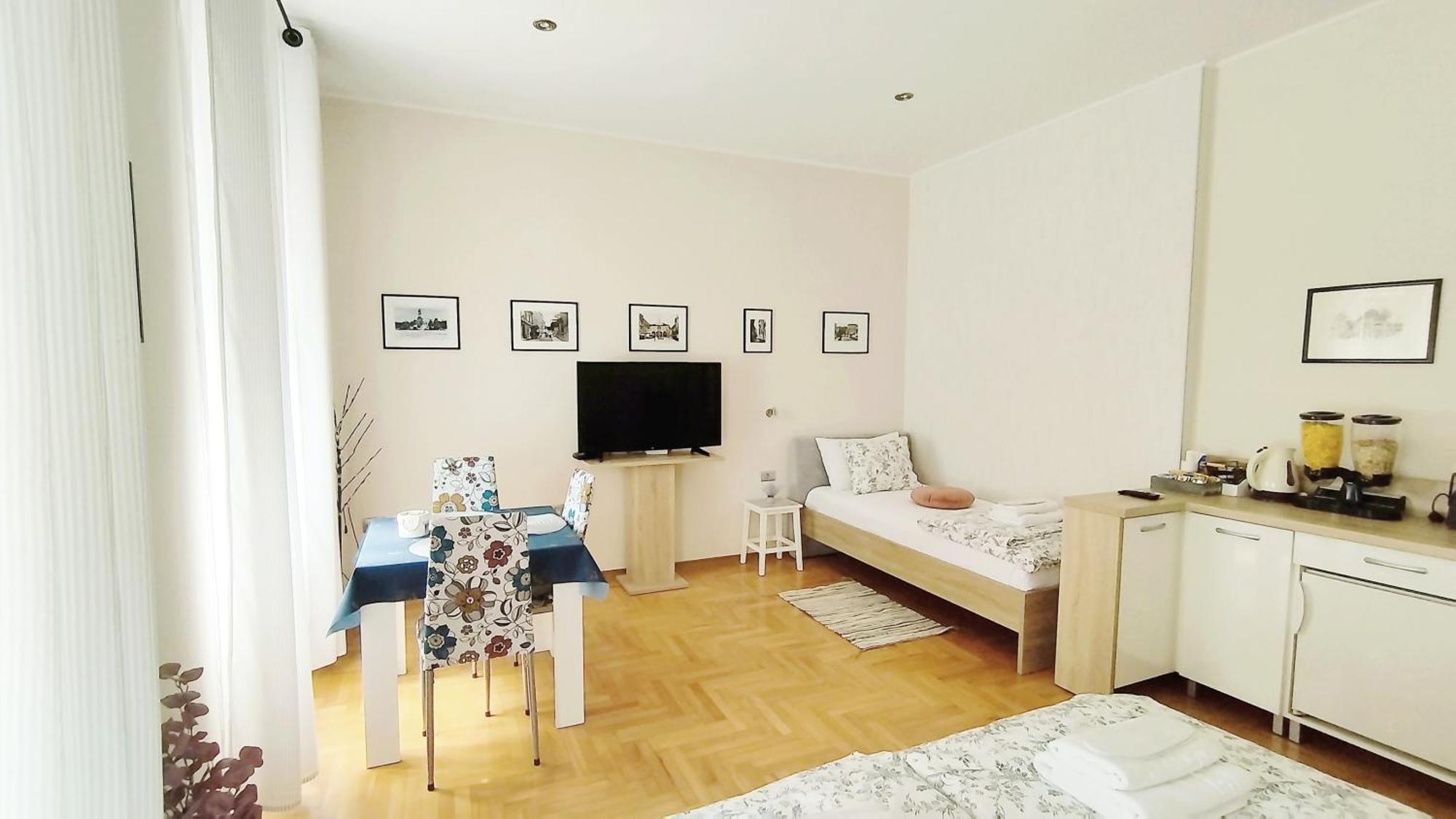 Lavender - City Room With Free Parking Pula Exterior foto